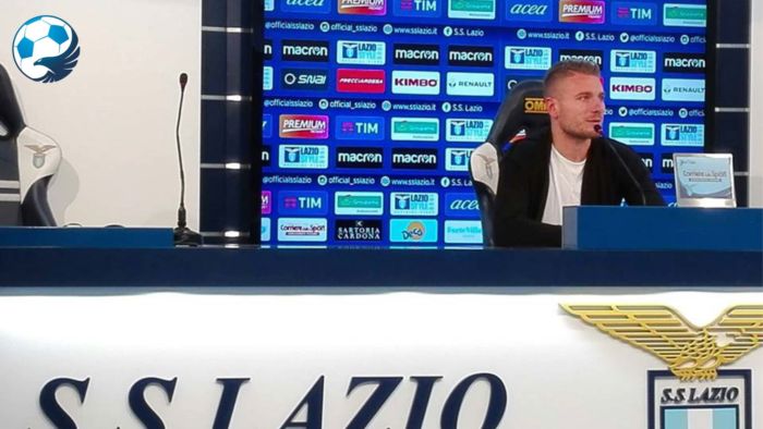L'attaccante della Lazio Ciro Immobile in conferenza stampa nel centro sportivo di Formello