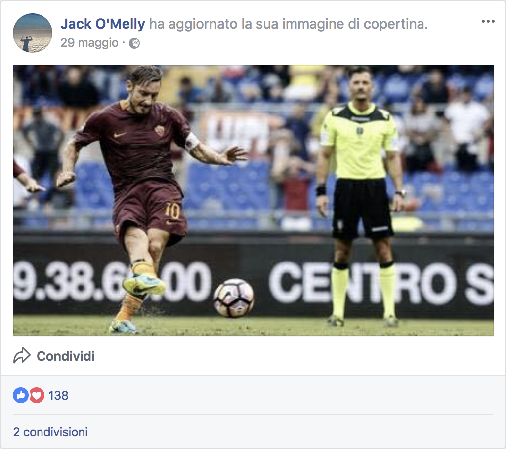 Il profilo social di Giacomelli con la foto di Totti