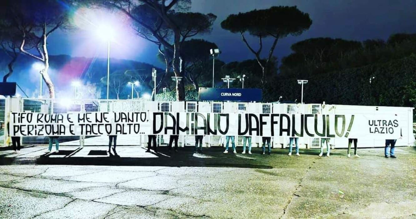 Ultras Lazio striscione contro Damiano dei Maneskin
